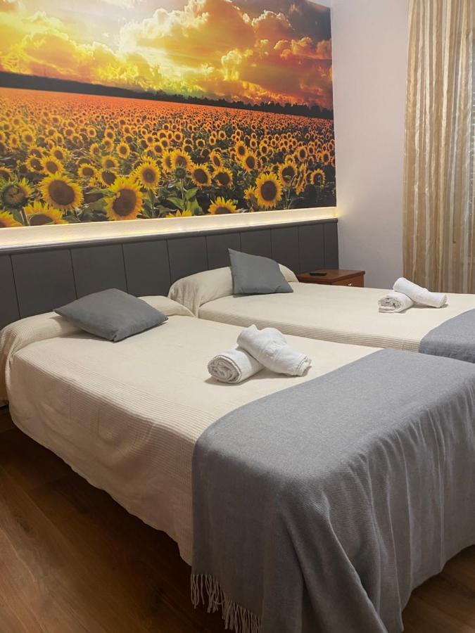 Hostal Restaurante Rio Ubierna Quintanilla-Vivar Bagian luar foto