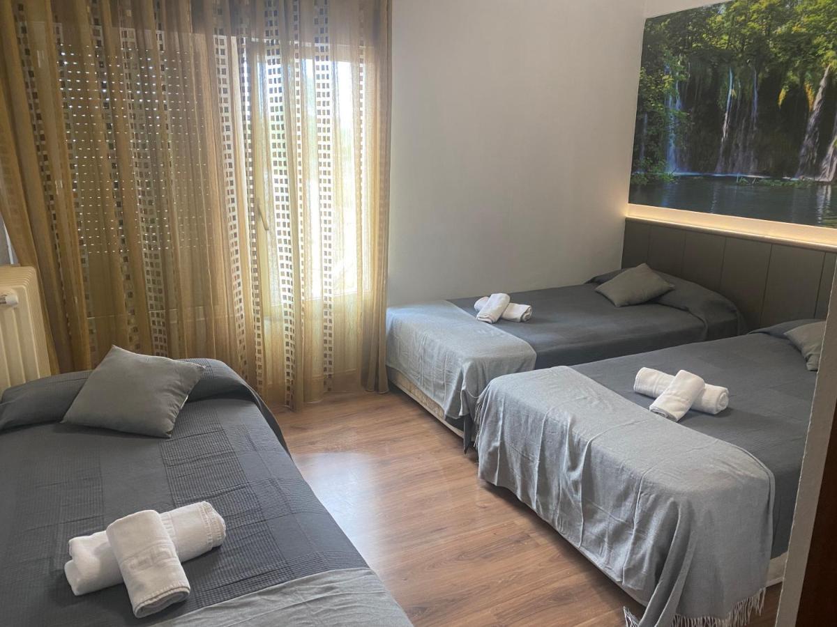 Hostal Restaurante Rio Ubierna Quintanilla-Vivar Bagian luar foto
